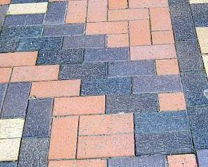 Patterned path with paving blocks